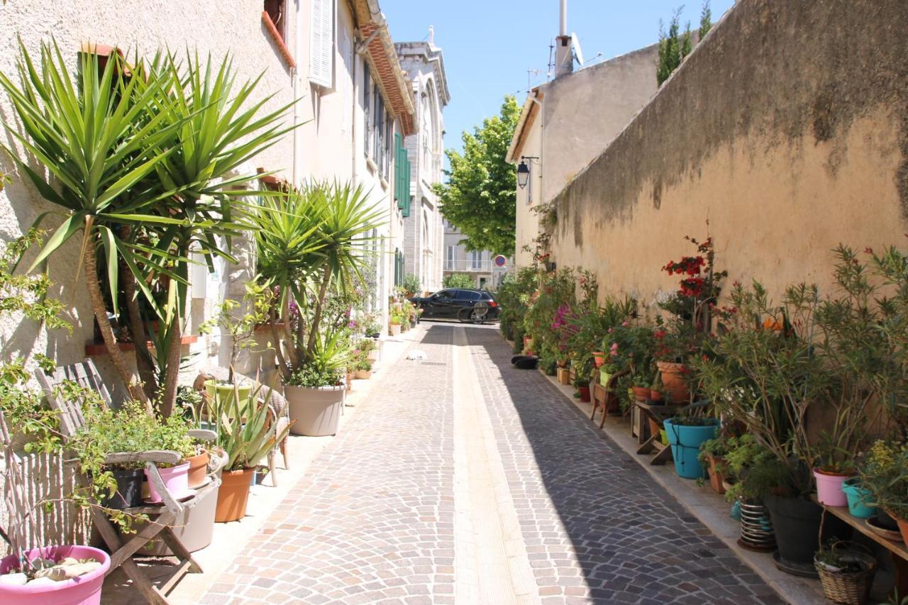 Au Petit Chez Soi Vandrarhem Cassis Exteriör bild