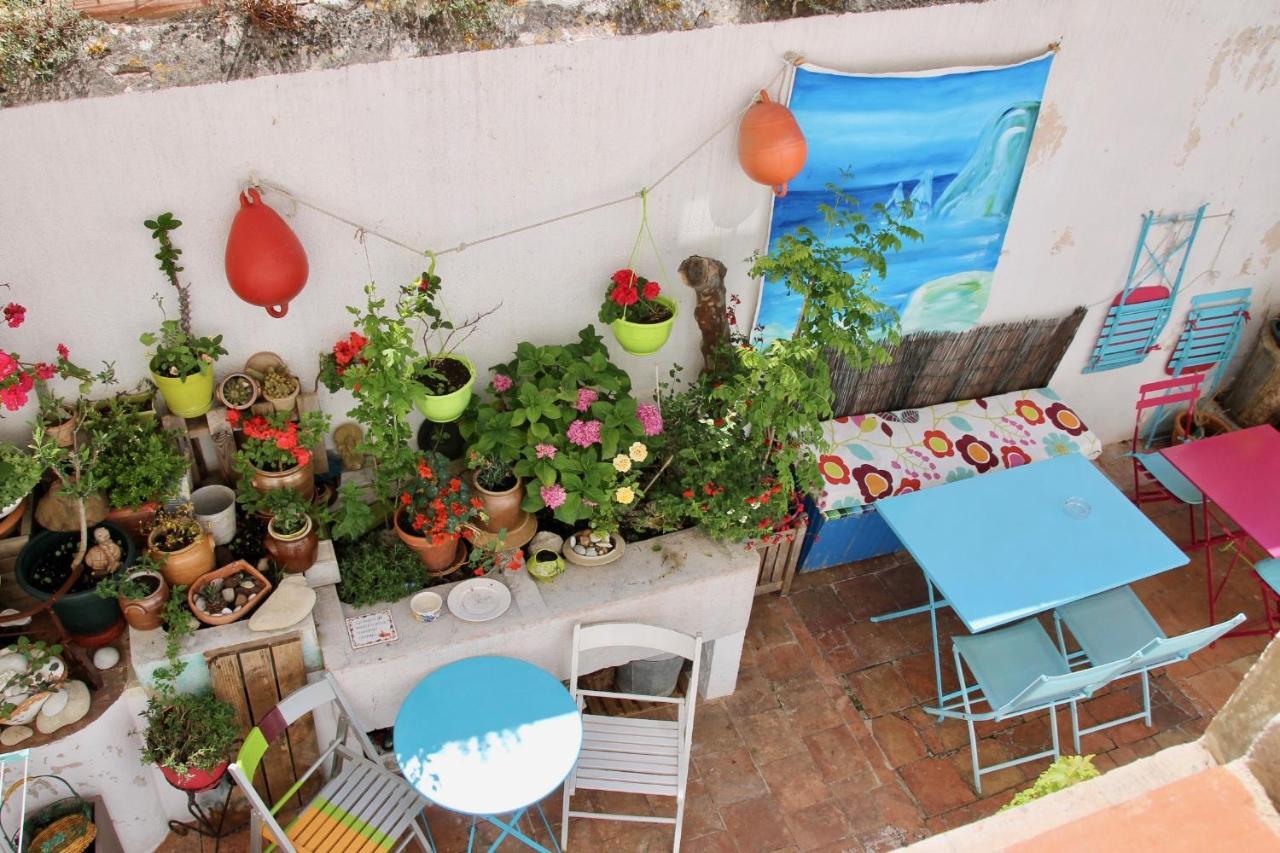 Au Petit Chez Soi Vandrarhem Cassis Exteriör bild